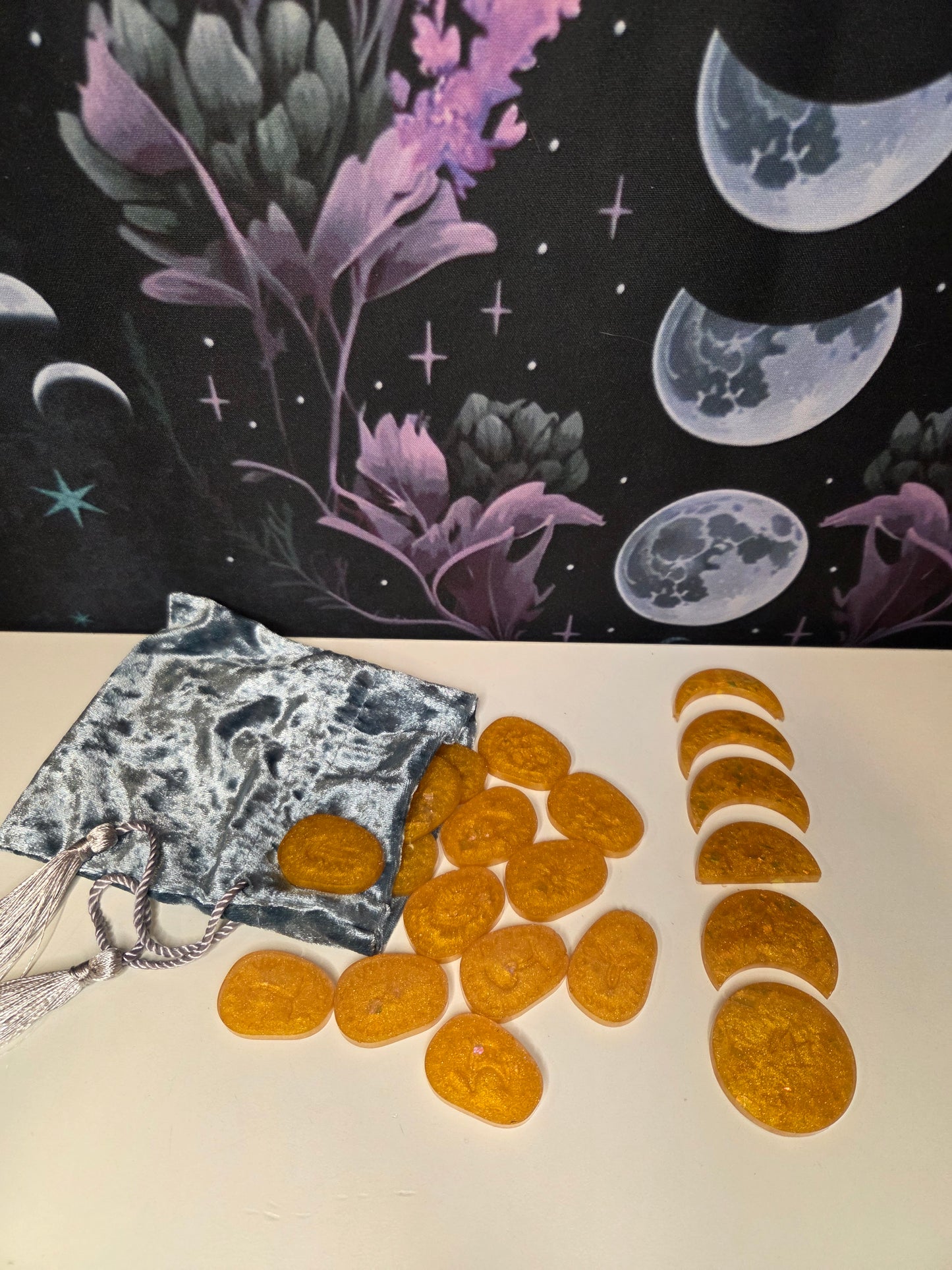 MoonPhases +WitchRunes